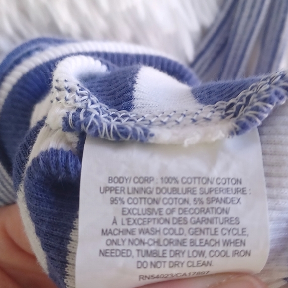 Old Navy Women’s Size M/L Tank Top - Picture 8 of 8